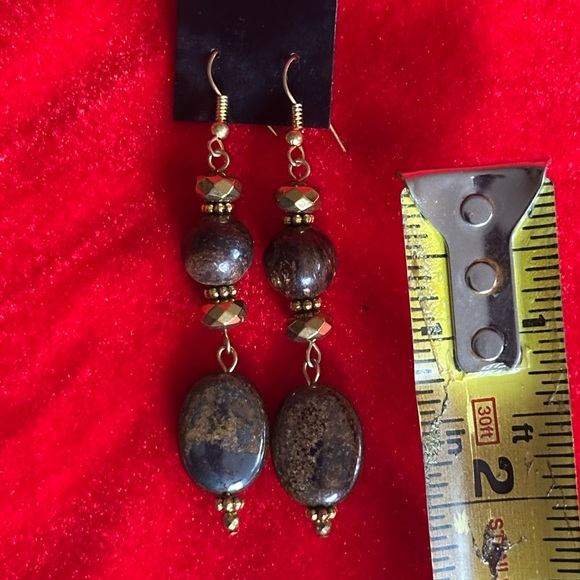 Handcrafted Bronzite & Hematite Gemstone Necklace & Earring set. - Picture 4 of 6